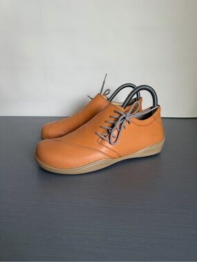 FootPrints Leather Peach Sneakers